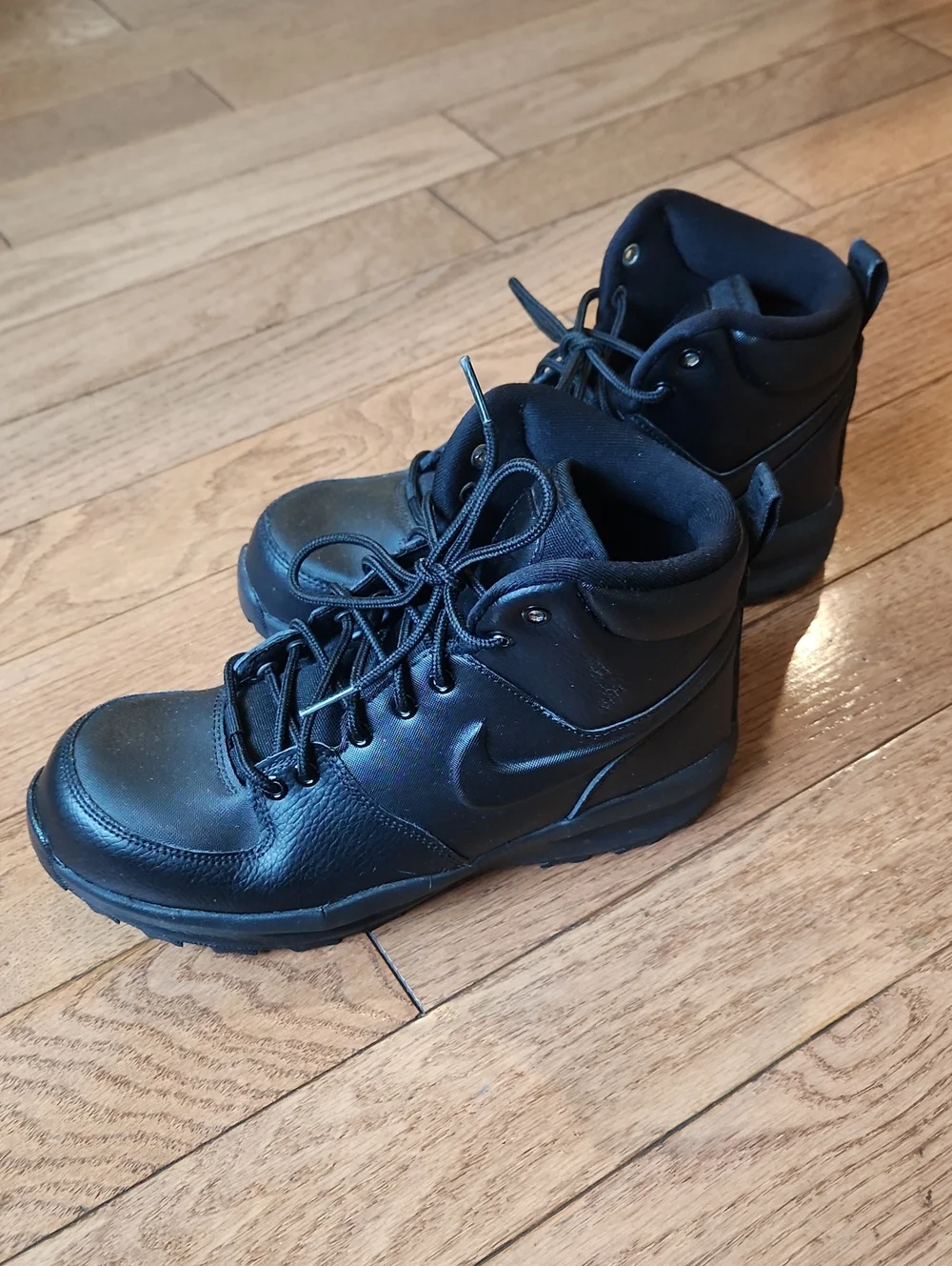 Nike Manoa Boots, Size 7